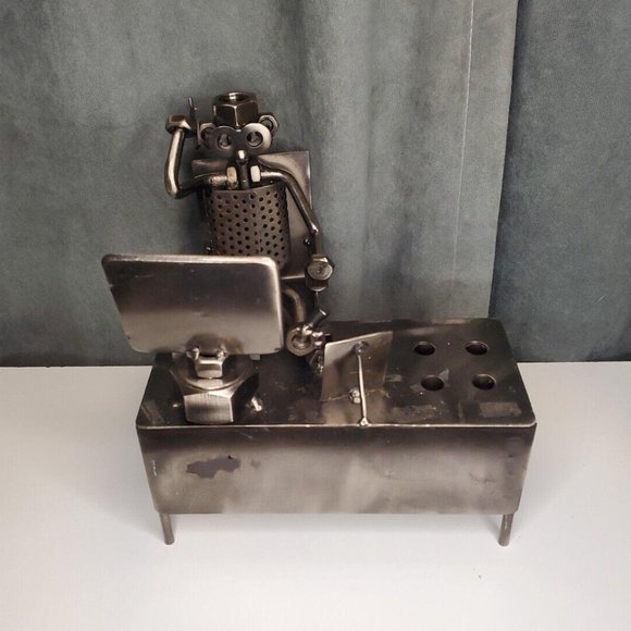 Nuts & Bolts Desk Organizer Sculpture STEELMAN24 Hinz & Kunst, Man at Desk - Picture 2 of 9